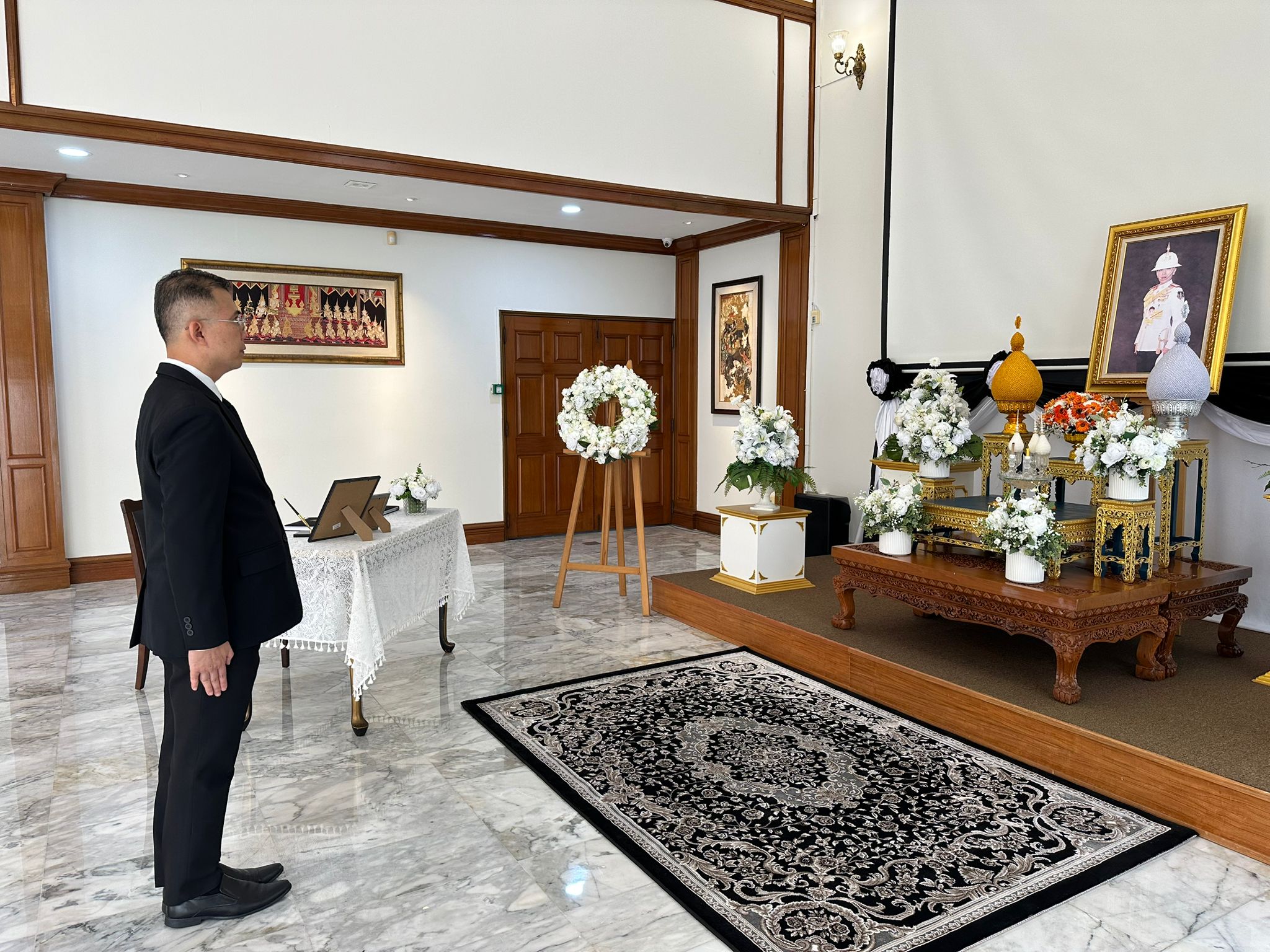 Executive Director of ASEANAPOL Secretariat Signs Book of Condolence at the Royal Thai Embassy