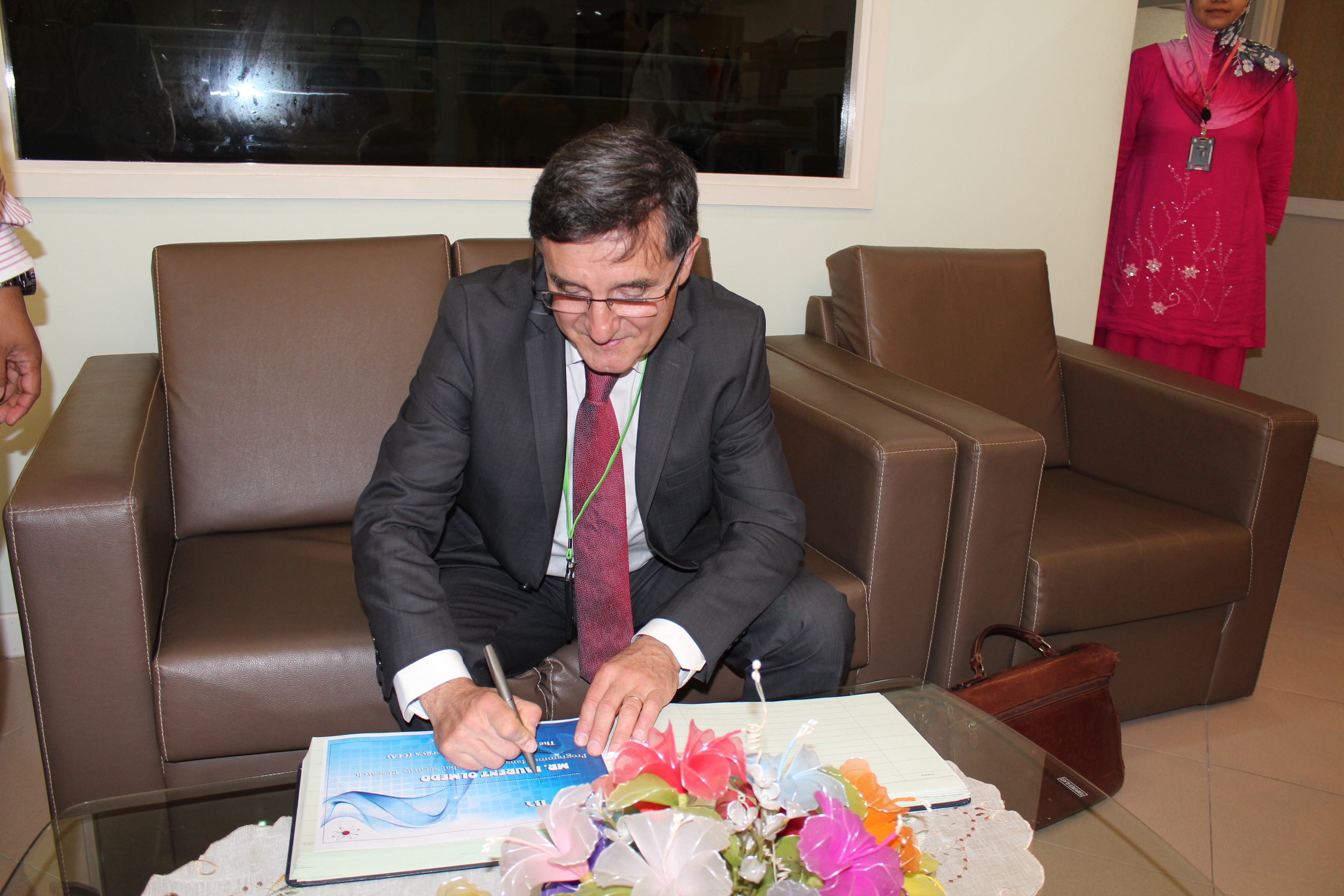 CEA Visits ASEANAPOL Secretariat